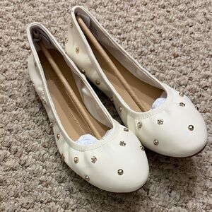Elegant Ted baker White Studded Ballet Flats